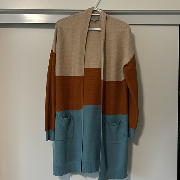 ☀️2/$15☀️Women’s Cardigan, Large - Picture 1 of 1